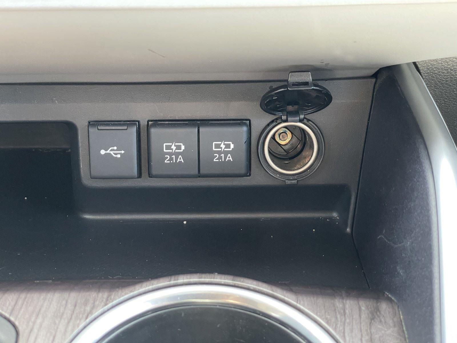 Used 2020 Toyota Highlander Limited FWD image 23
