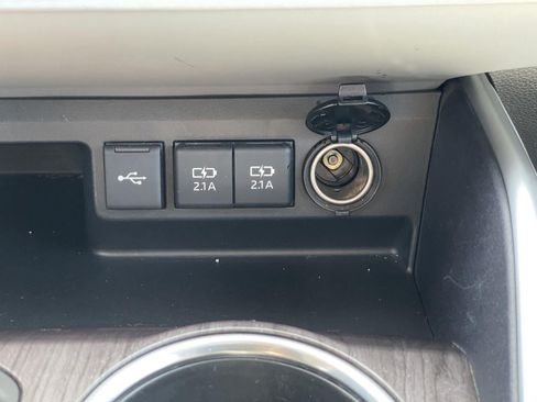 Used 2020 Toyota Highlander Limited FWD image 23
