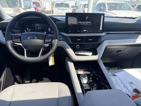 New 2026 Ford Explorer Platinum w/ LUX Leather Package AWD/4WD image 7