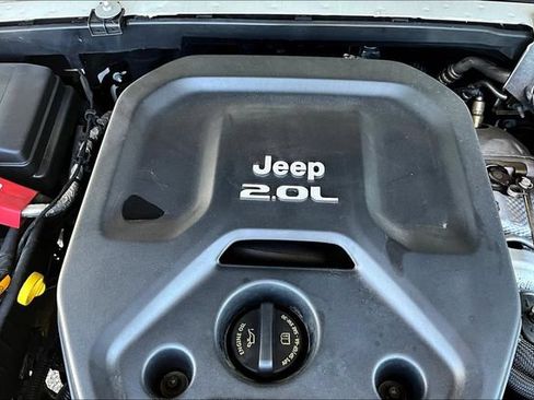 Used 2022 Jeep Wrangler Unlimited Sahara w/ Cold Weather Group AWD/4WD image 31