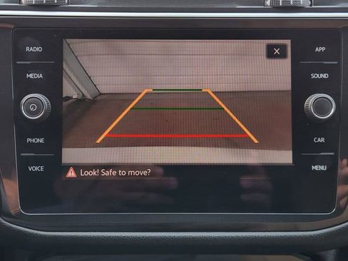 Used 2024 Volkswagen Tiguan SE R-Line FWD image 17