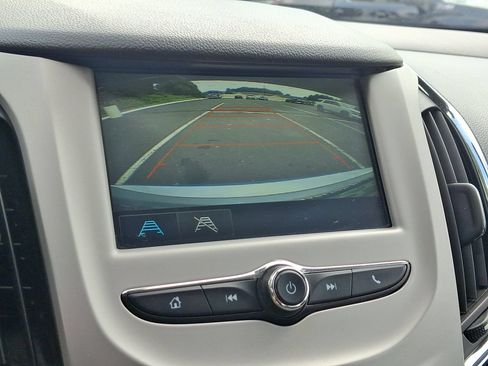 Certified 2017 Chevrolet Cruze LS FWD image 15