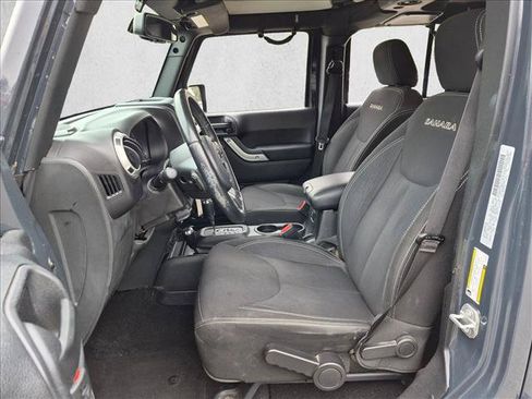 Used 2016 Jeep Wrangler Unlimited Sahara AWD/4WD image 11