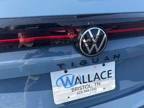 New 2025 Volkswagen Tiguan SE R-Line AWD/4WD image 6