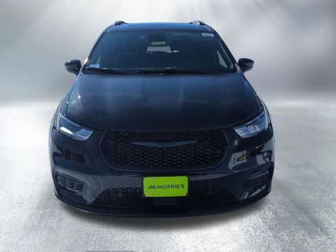 New 2026 Chrysler Pacifica Limited w/ S Appearance Package FWD image 2