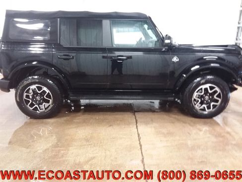 Used 2022 Ford Bronco Outer Banks image 5