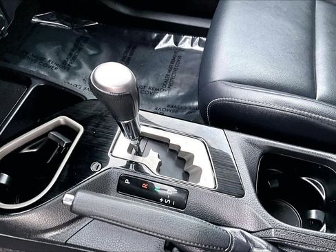 Used 2016 Toyota RAV4 Limited image 16