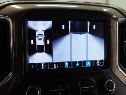 Used 2020 Chevrolet Silverado 1500 High Country w/ Technology Package AWD/4WD image 28