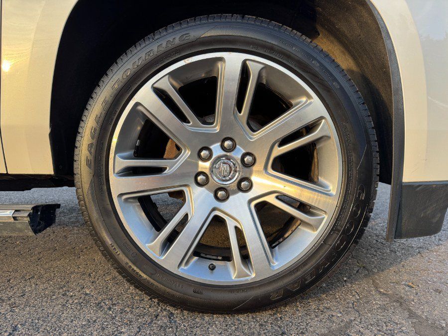 Used 2015 Cadillac Escalade Premium AWD/4WD image 13