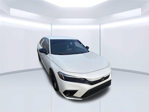 Used 2023 Honda Civic Sport image 2