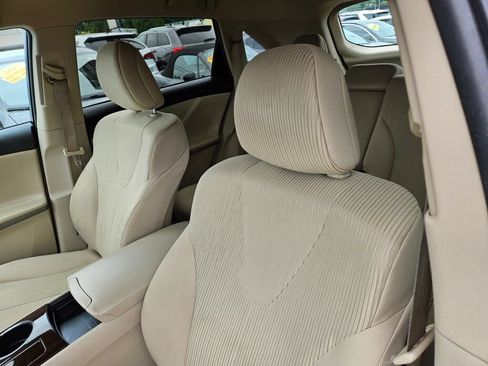 Used 2012 Toyota Venza LE w/ LE Convenience Pkg AWD/4WD image 16