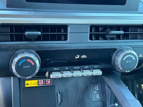 Used 2024 Toyota Tacoma SR5 w/ SR5 Upgrade Package image 34