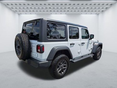 Used 2025 Jeep Wrangler Unlimited Sport AWD/4WD image 4