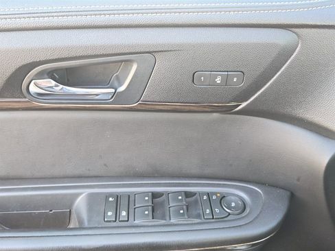 Used 2016 GMC Acadia Denali image 19