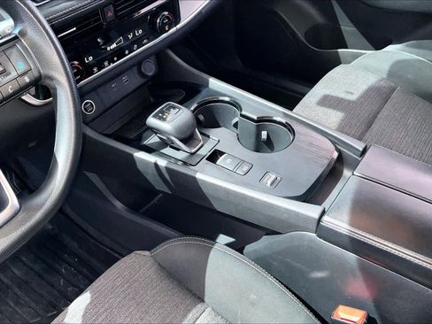 Used 2023 Nissan Rogue SV image 14