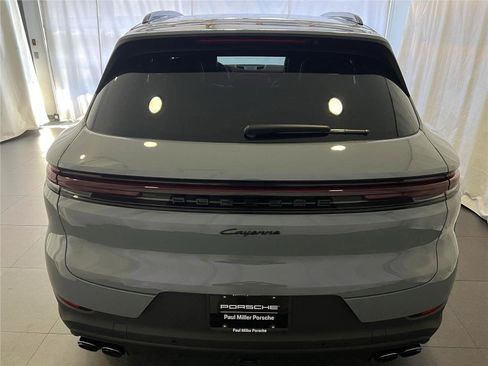 New 2026 Porsche Cayenne image 8