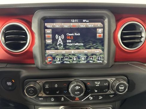 Used 2018 Jeep Wrangler Unlimited Rubicon AWD/4WD image 14