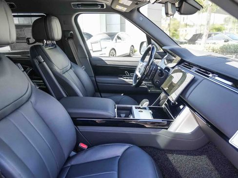 New 2026 Land Rover Range Rover Long Wheelbase SE AWD/4WD image 16
