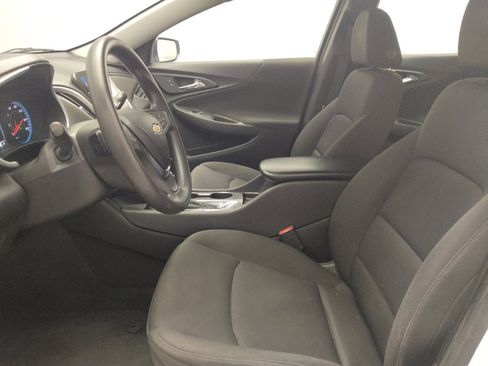 Used 2019 Chevrolet Malibu LS image 17