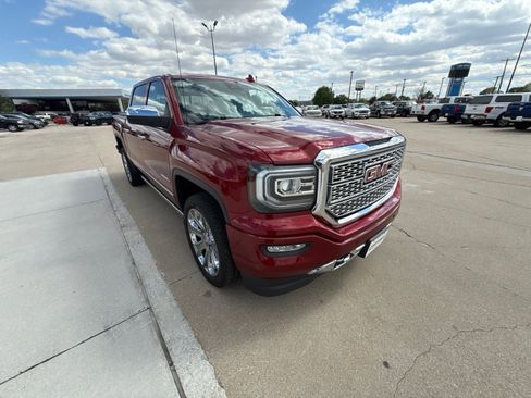 Used 2018 GMC Sierra 1500 Denali w/ Denali Ultimate Package AWD/4WD image 8