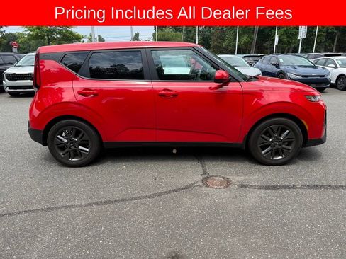Used 2021 Kia Soul EX FWD image 3