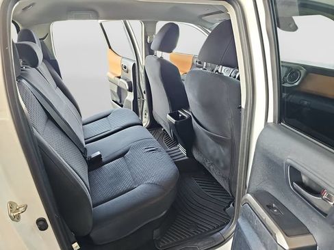 Used 2020 Toyota Tacoma SR5 RWD image 32