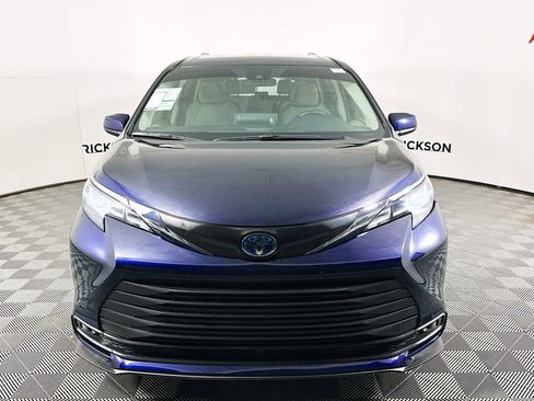 Used 2021 Toyota Sienna LE image 8