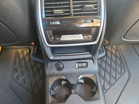 Used 2022 BMW X7 xDrive40i w/ Premium Package AWD/4WD image 26