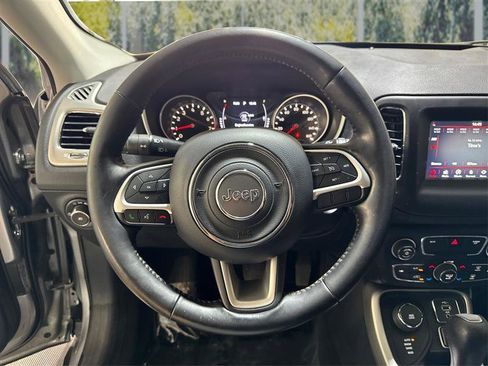 Used 2019 Jeep Compass Latitude w/ Cold Weather Group image 18