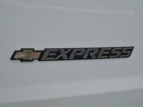 Used 2013 Chevrolet Express 1500 LS image 31