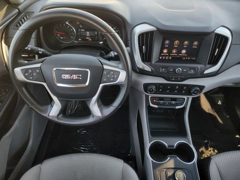 Used 2024 GMC Terrain SLE image 28