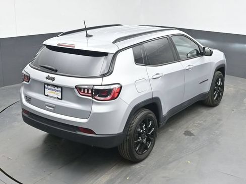 Used 2025 Jeep Compass Latitude w/ Altitude Special Edition AWD/4WD image 39