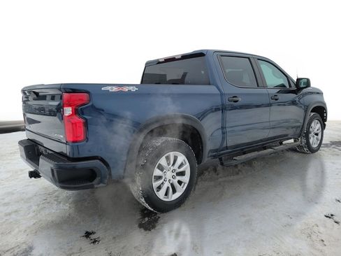Used 2020 Chevrolet Silverado 1500 Custom w/ Custom Value Package image 4