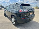 Used 2021 Jeep Cherokee Latitude image 3