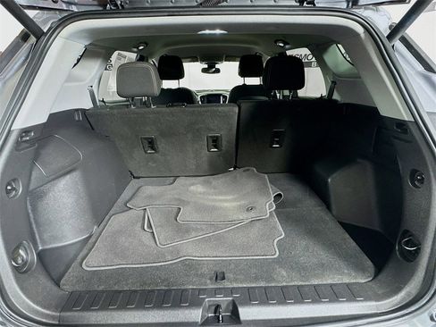 Used 2021 GMC Terrain SLE w/ Driver Convenience Package image 25