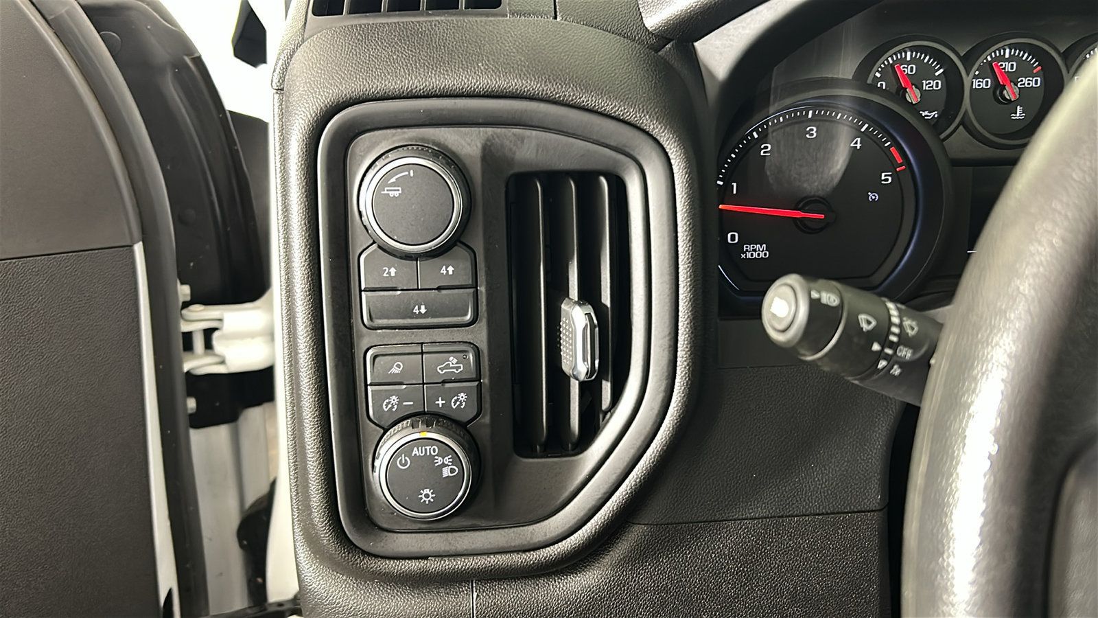 Used 2024 Chevrolet Silverado 2500 Custom w/ Custom Value Package AWD/4WD image 24