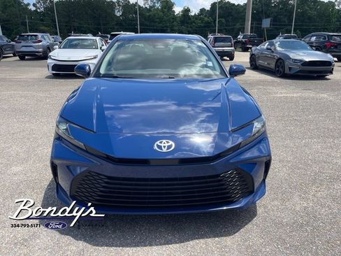 Used 2025 Toyota Camry LE FWD image 2