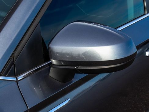 Used 2024 Volkswagen Taos SE w/ Panoramic Sunroof Package image 49