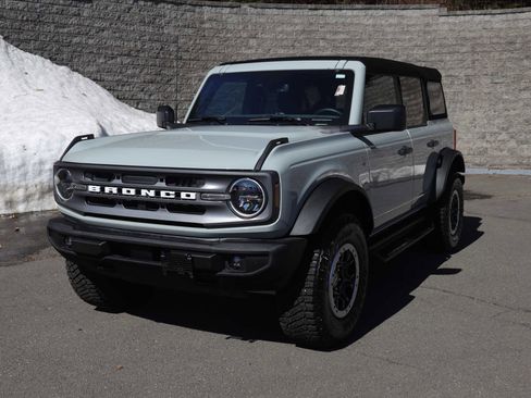 Used 2023 Ford Bronco Big Bend w/ Sasquatch Package image 9