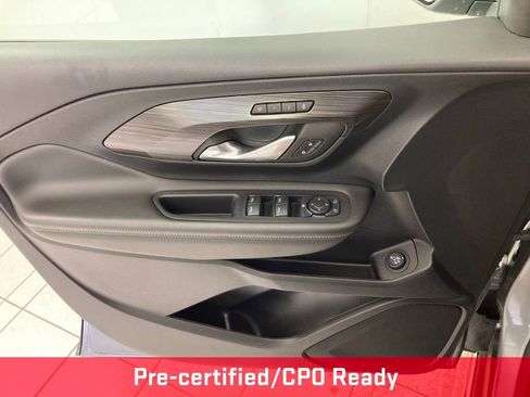 Used 2024 GMC Terrain SLT image 13