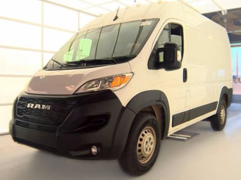 Used 2025 RAM ProMaster 2500 w/ Convenience Group FWD image 1