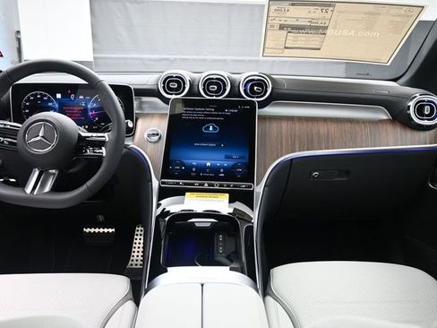 Used 2026 Mercedes-Benz GLC 300 GLC 300 image 9