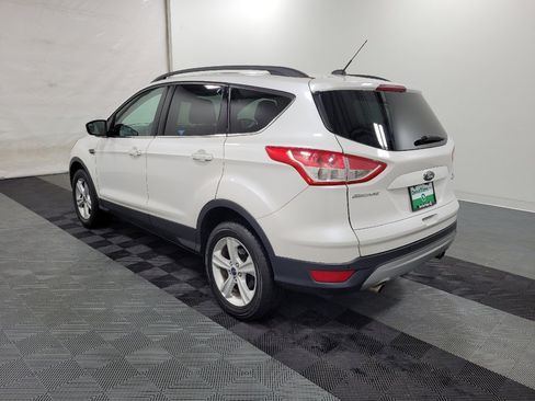 Used 2016 Ford Escape SE w/ Equipment Group 201A AWD/4WD image 3