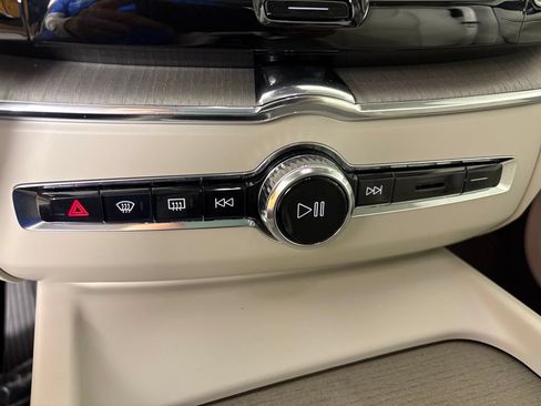 Used 2023 Volvo XC60 B5 Plus w/ Protection Package Premier FWD image 26