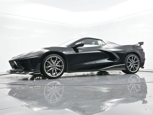 Used 2025 Chevrolet Corvette Stingray Premium Conv w/ Z51 Performance Package image 56
