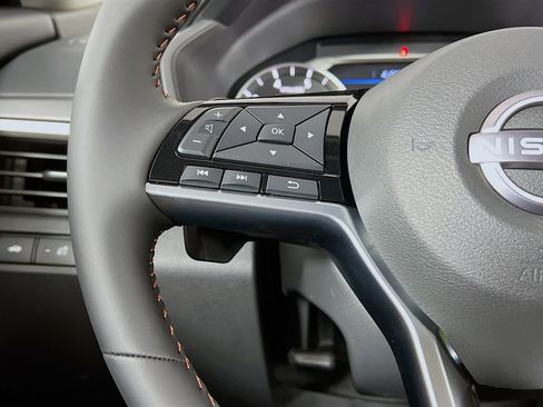 New 2025 Nissan Altima 2.5 SR image 14