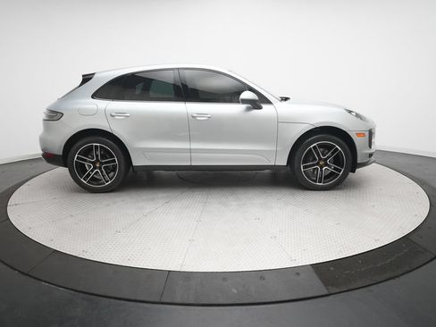 Used 2020 Porsche Macan AWD/4WD image 4