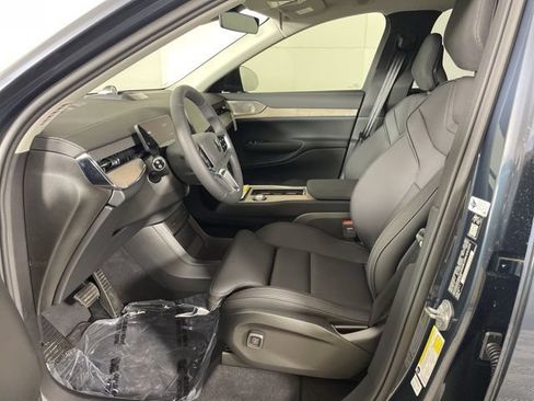 Used 2025 Volvo EX90 Ultra AWD/4WD image 4