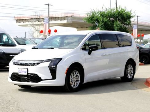 New 2027 Chrysler Pacifica Select FWD image 6