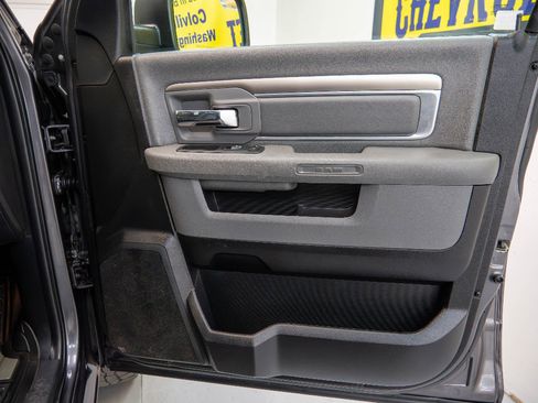 Used 2016 RAM 1500 Classic SLT AWD/4WD image 14